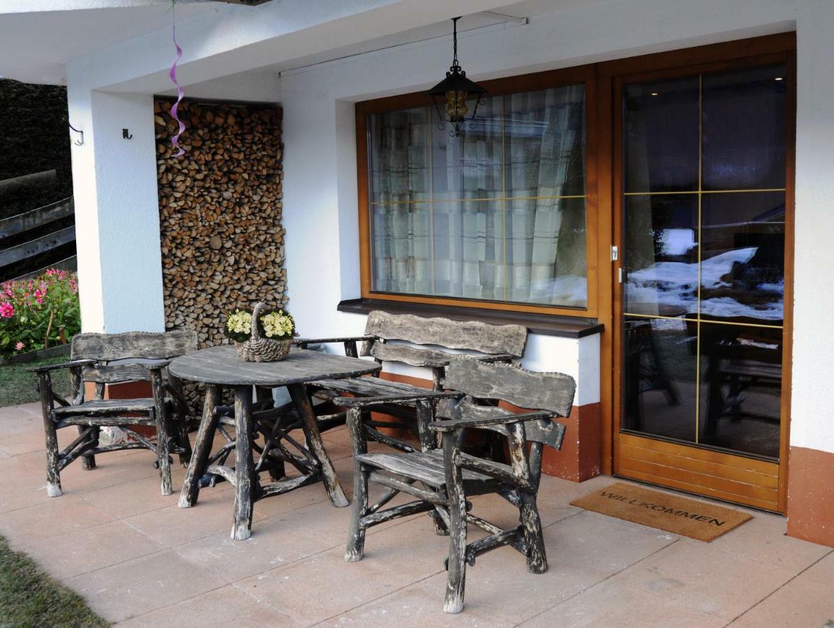 Ferienwohnung Bergler Trins Bagian luar foto