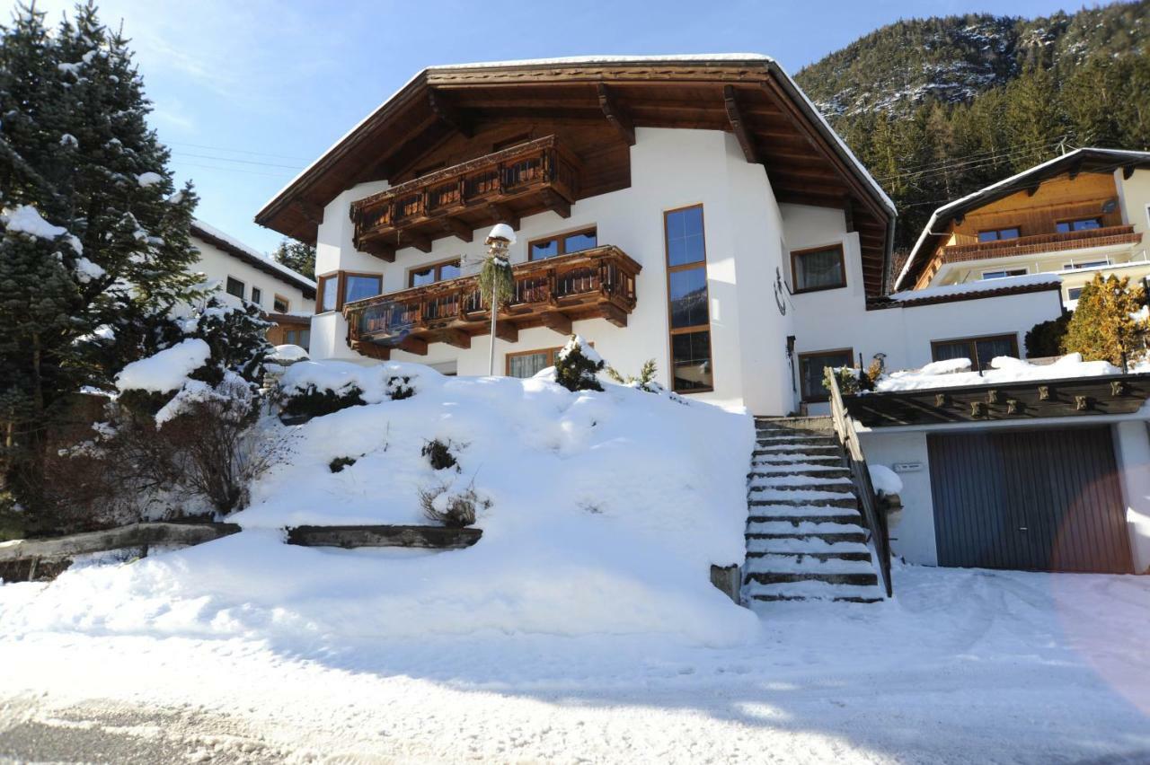Ferienwohnung Bergler Trins Bagian luar foto